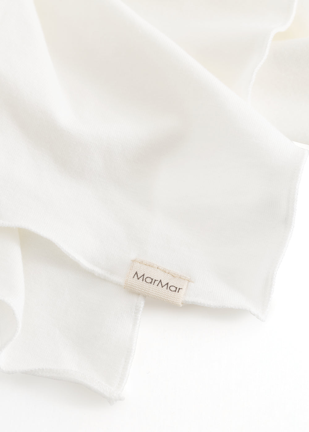 Nusseklud i hvid til nyfødt og baby