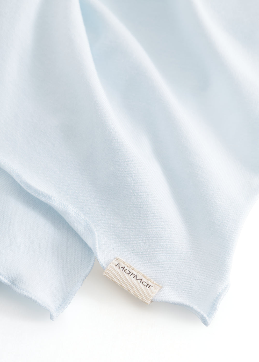 Nusseklud i lyseblå til nyfødt og baby