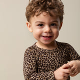 Dreng i leopardprintet body