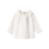 Hvid bluse til børn med flæsekant og broderet mønster