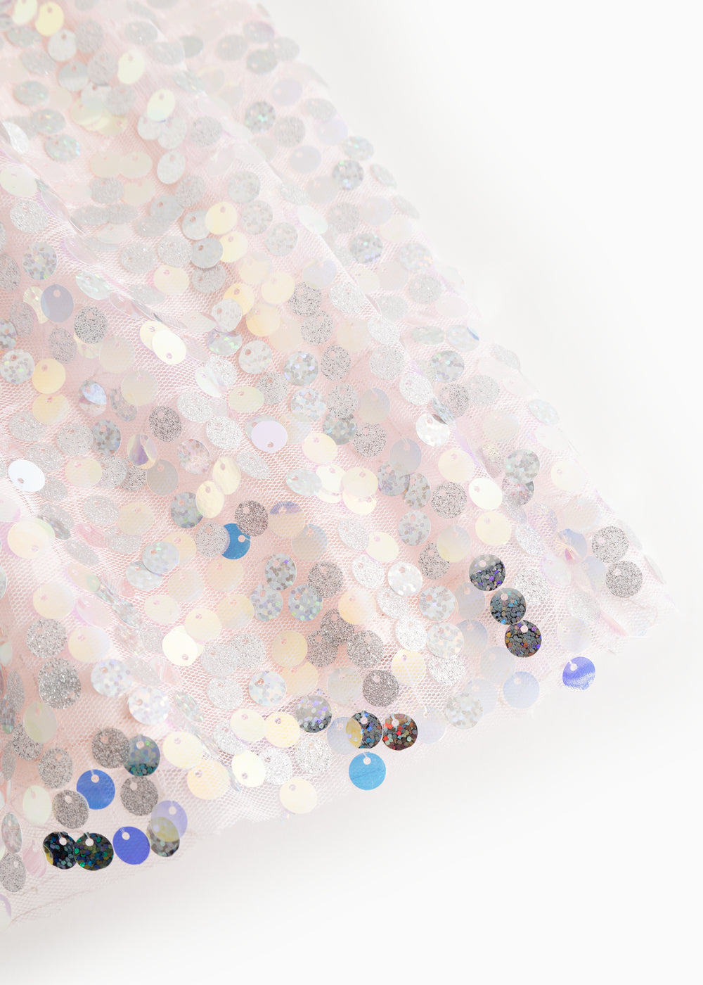 shimmering sequins in white/silver on skirt with elastic waistband