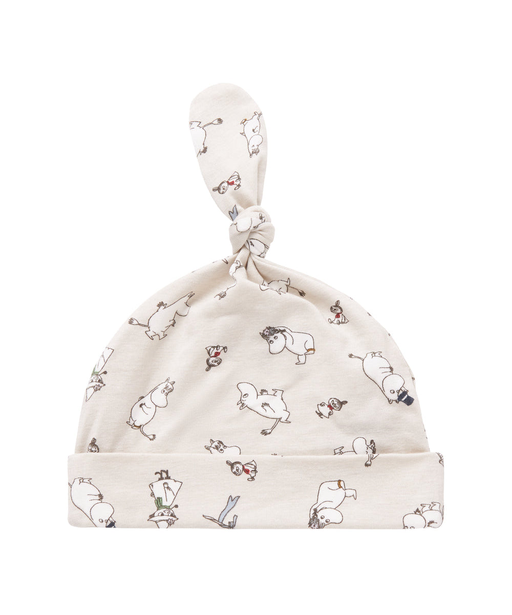 Babyhue med Moomin-print i lyse farver og knude på toppen