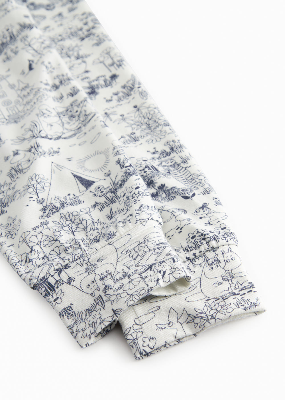 Nattøj sæt til børn med et fint Moomin print