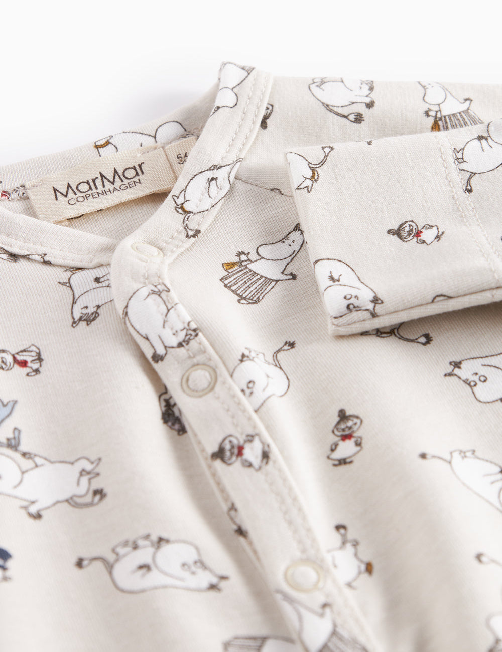 Baby's jumpsuit with long sleeves, snaps, mittens and Moomin print in bright colors