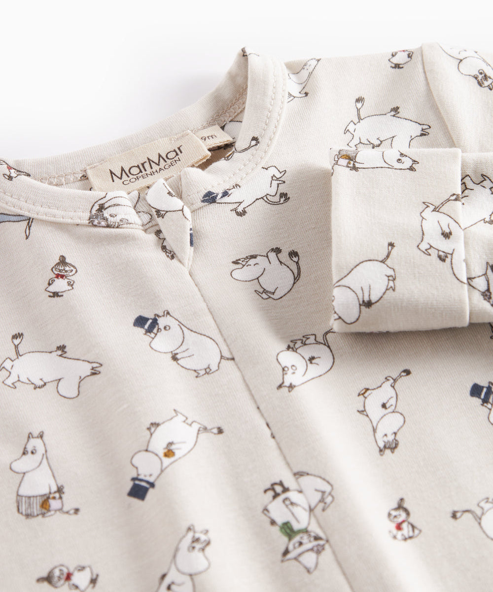 Heldragt til baby med lange ærmer og Moomin-tryk i lyse farver