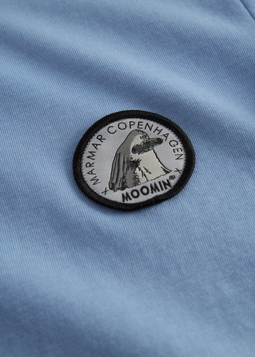 Short-sleeved t-shirt for children with an embroidered patch of The Groke from Moomin.
