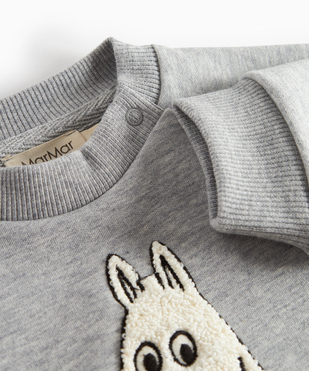 Grå børnetrøje med Moomin print foran