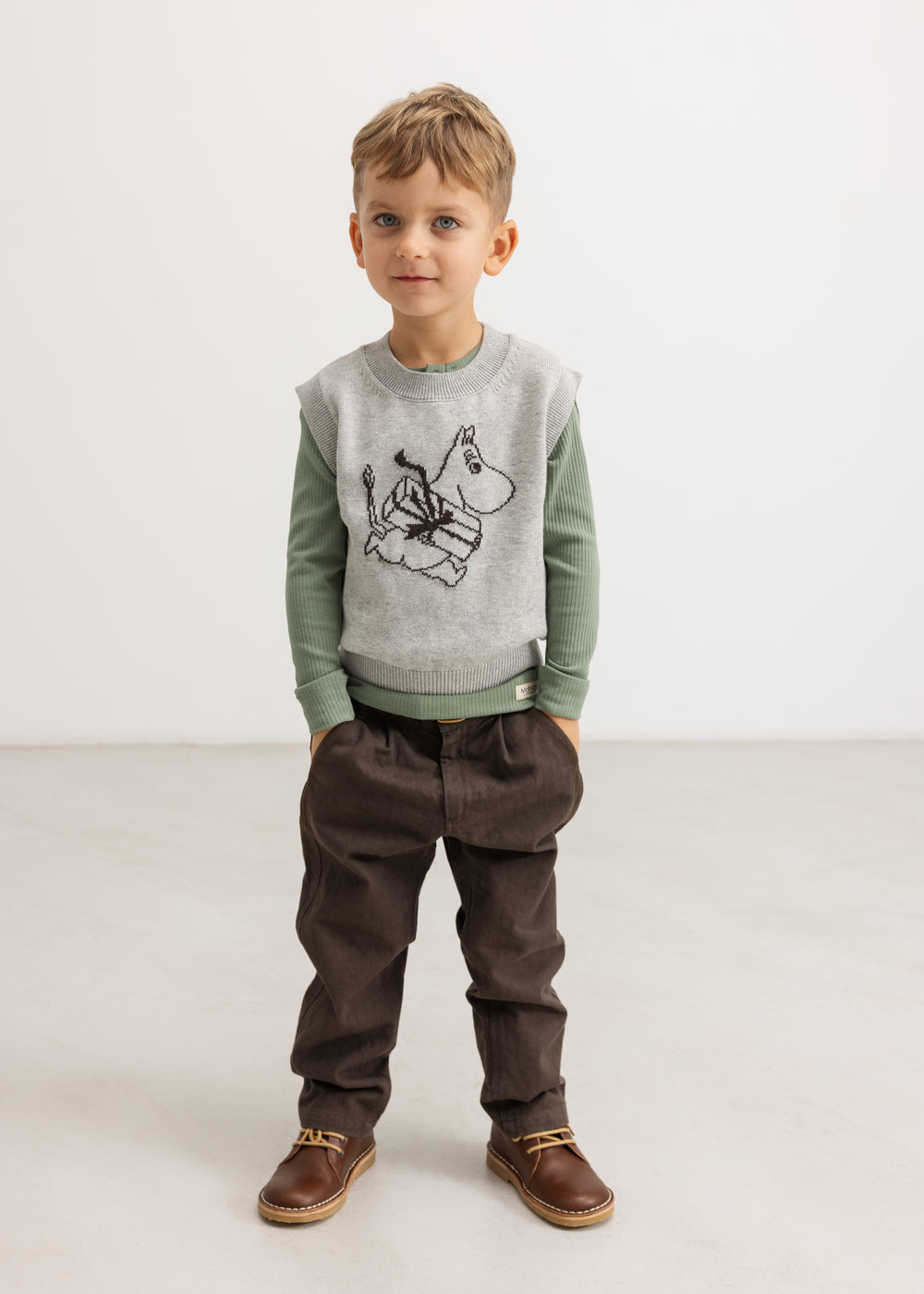 Gray long-sleeve top with graphic print and ribbed waistband