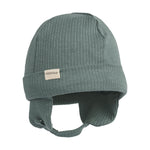 Ribbet grøn hue med ørebeskyttelse og hagerem til baby