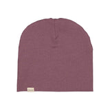 Ribbet lilla beanie til børn med lille mærke foran