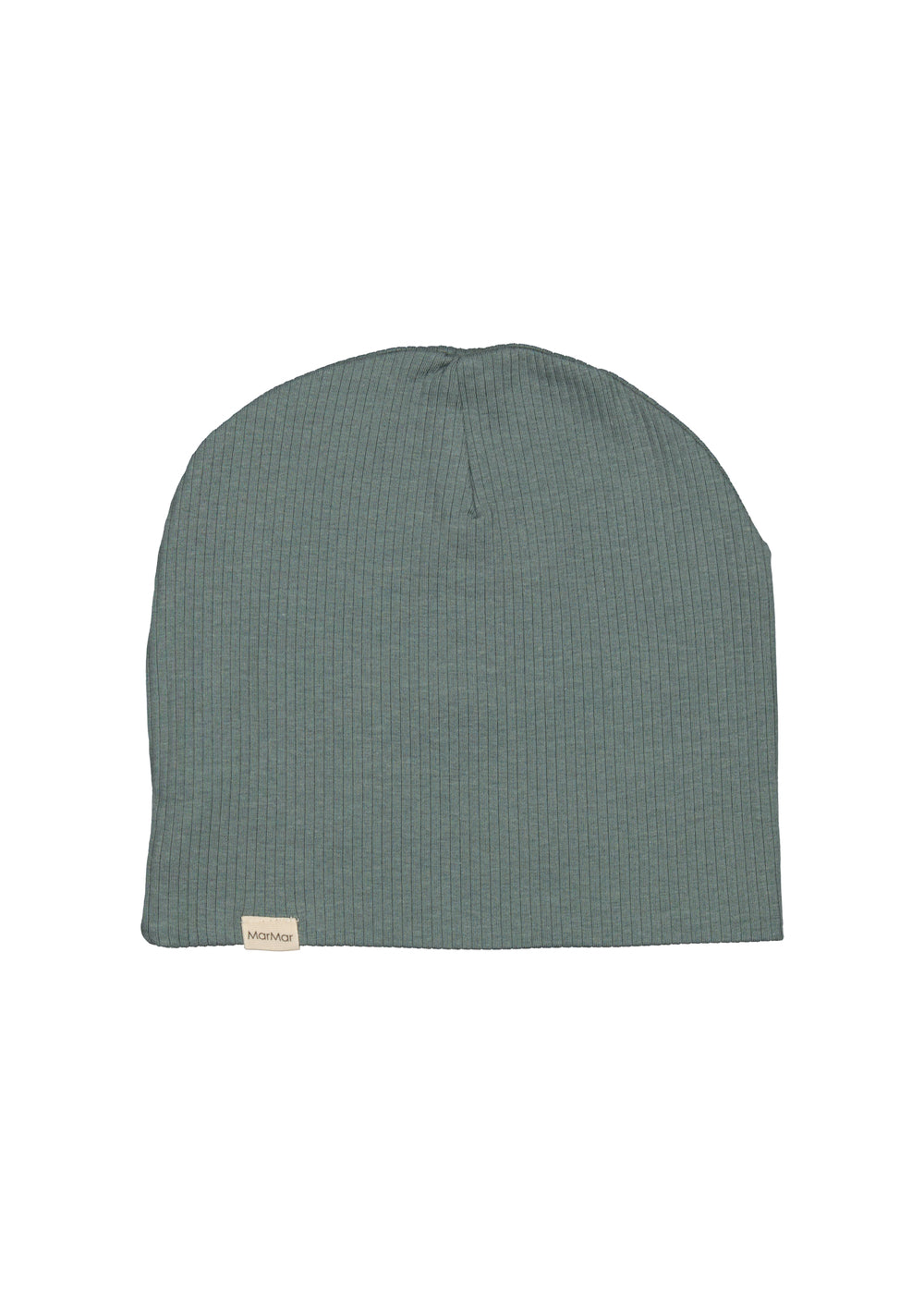 Ribbet mørkegrøn beanie til børn med lille mærke foran