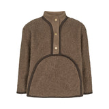 Brun teddytrøje til børn med knapper og stor buet forlomme foran