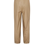 Bagside af beige regnbukser til børn med elastik og fodstropper