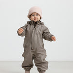 Lille børn i Brun og hvid striped regndragt  med hætte og elastikstropper