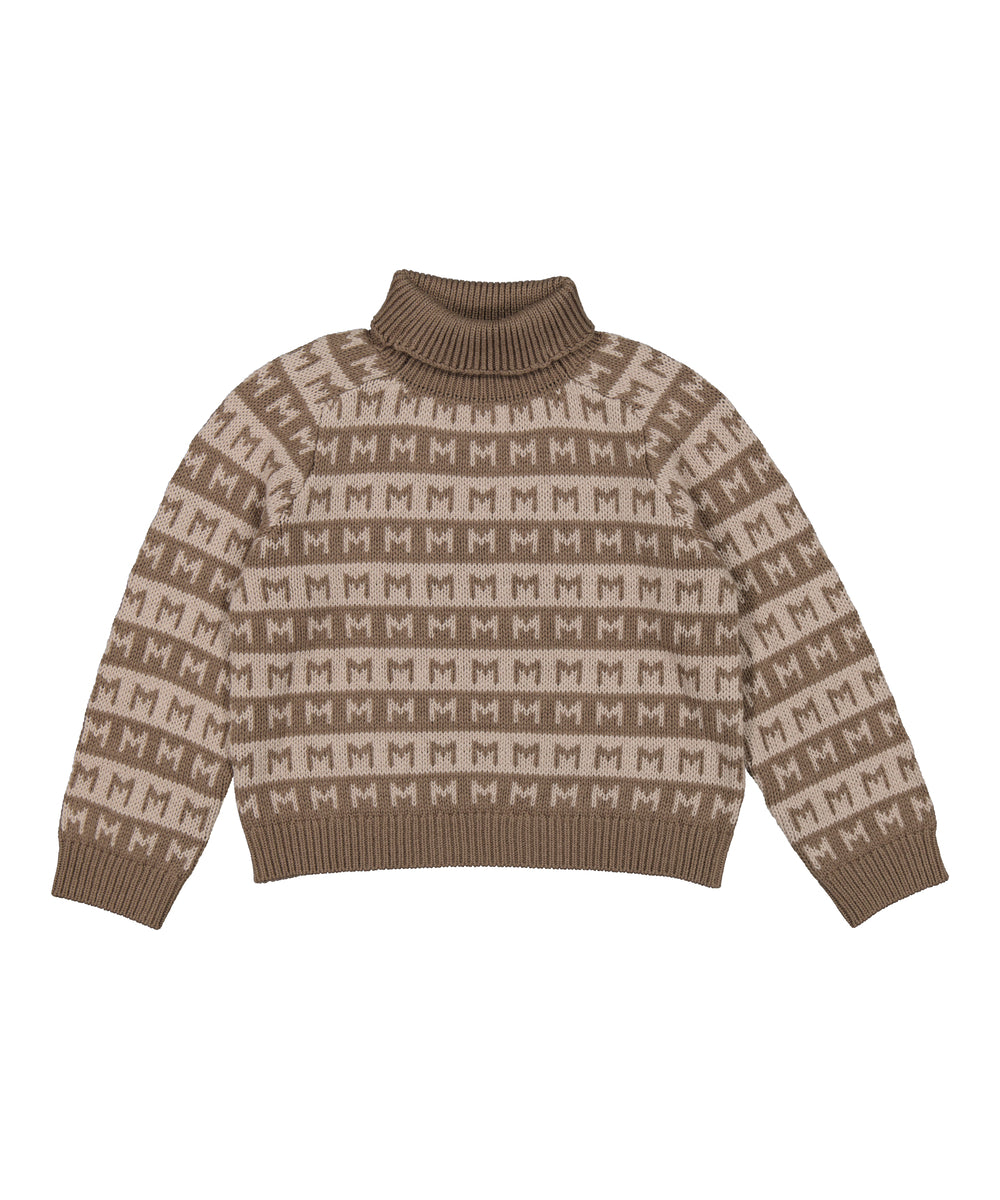 brun striktrøje med M-mønster og høj hals
