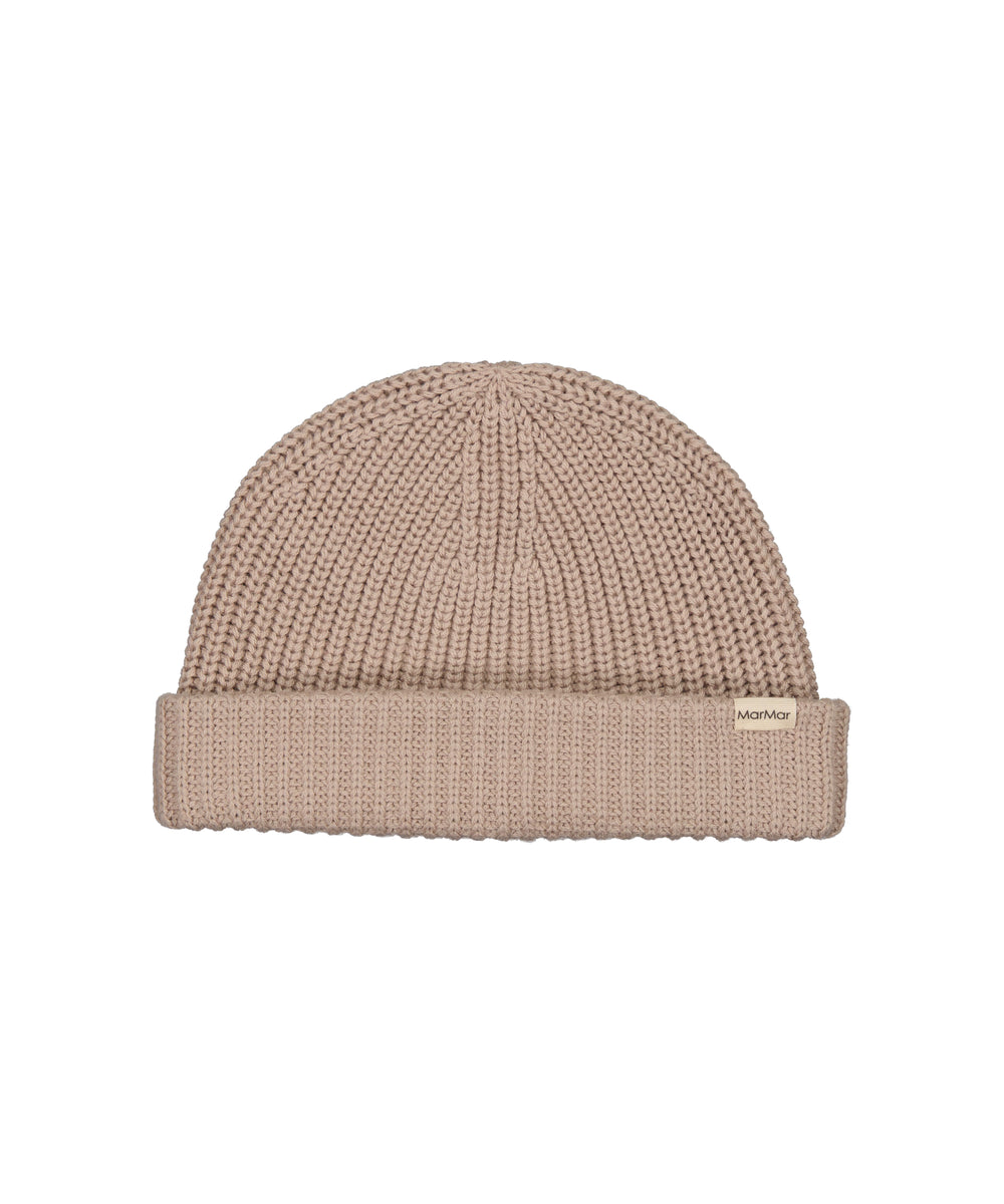 beige, strikket børnehue med opsmøg