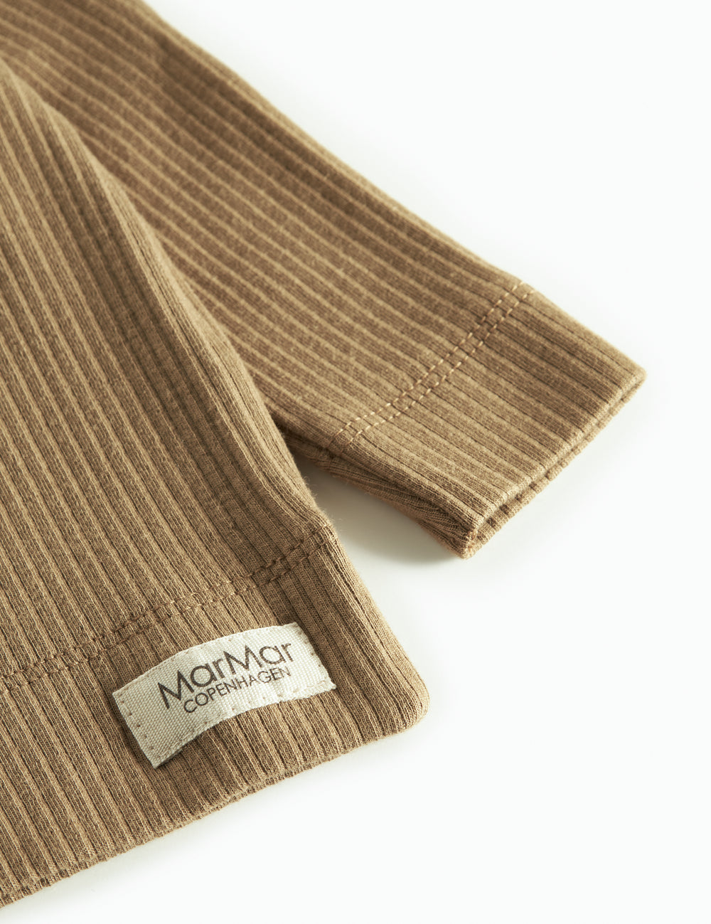 Brun strikket cardigan til børn med knapper foran