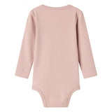 Lyserød ribstrikket babybody med lange ærmer