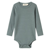 Grøn ribstrikket body med lange ærmer til baby