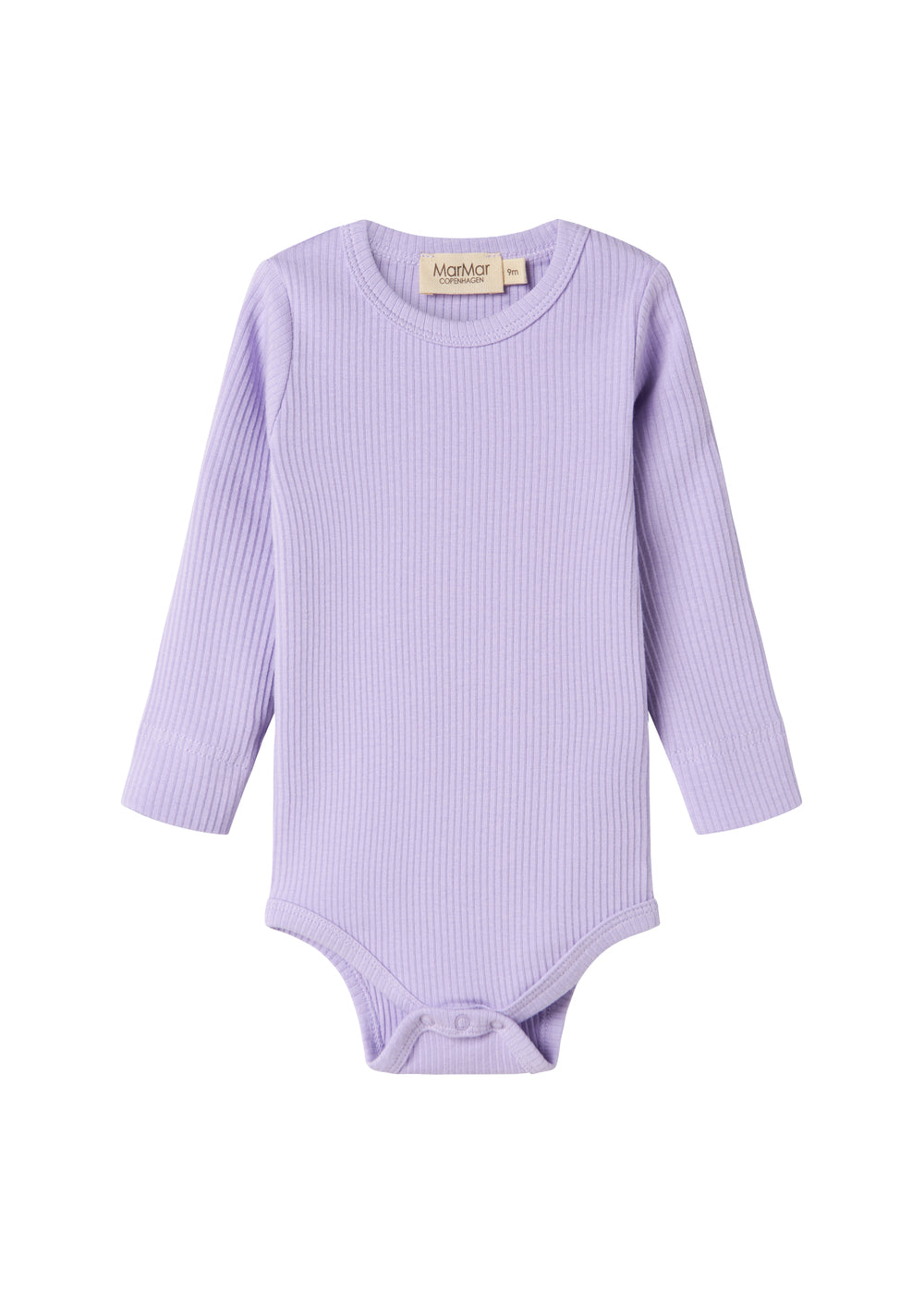 Lilla ribstrikket babybody med lange ærmer og knapper mellem benene