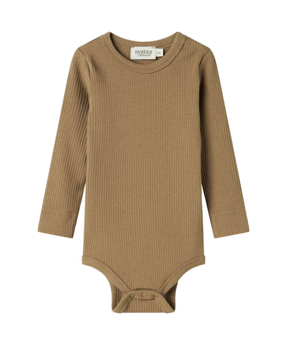Brun ribstrikket babybody med lange ærmer og knapper mellem benene