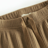 Brune ribstrikkede babybukser med elastisk talje og snor