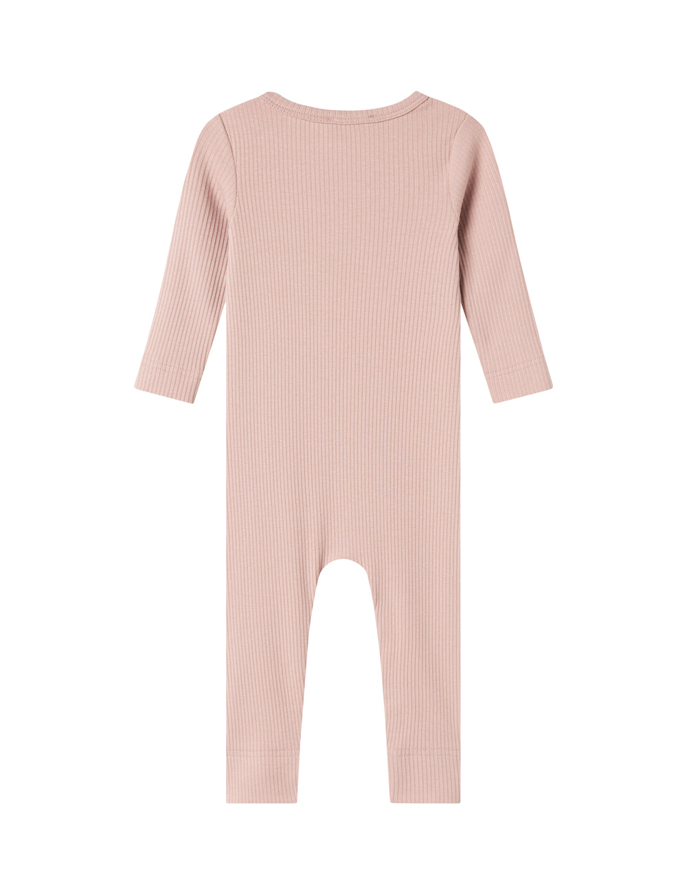 Ribbstrikket lyserød heldragt til baby i blødt materiale med lange ærmer, lange ben og knapper