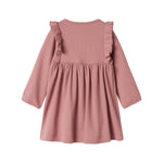 Lyserød ribstrikket kjole med lange ærmer, knapper og flæser til børn