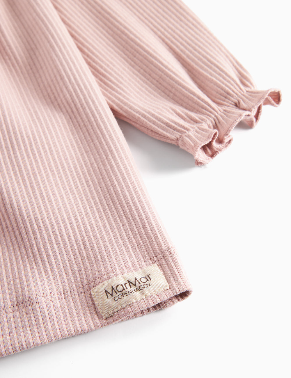 Langærmet lyserød ribstrikket kjole med flæser og MarMar label til børn