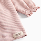 Langærmet lyserød ribstrikket kjole med flæser og MarMar label til børn