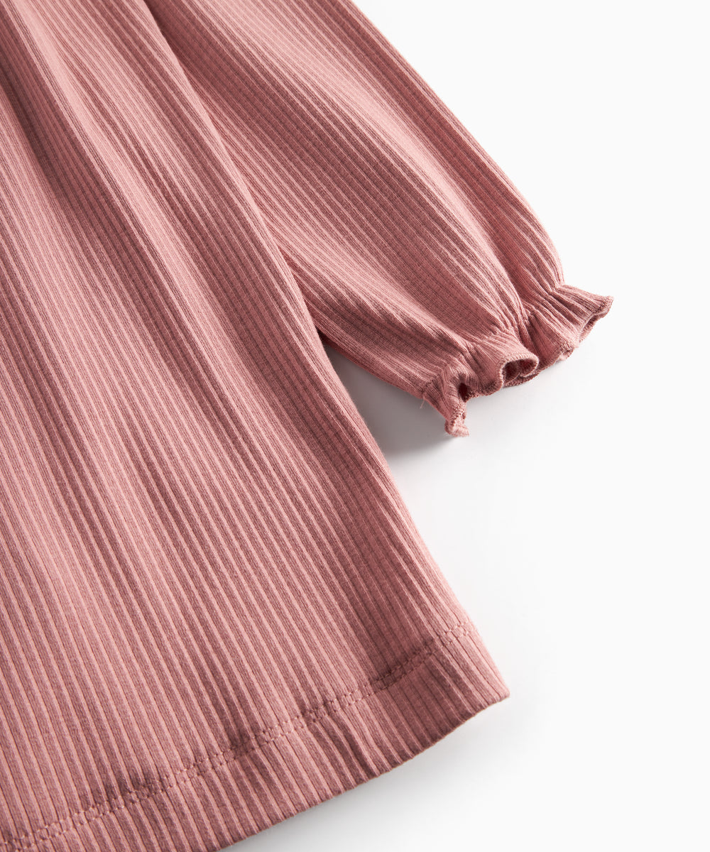 Lyserød kjole med lange ærmer og flæser til børn