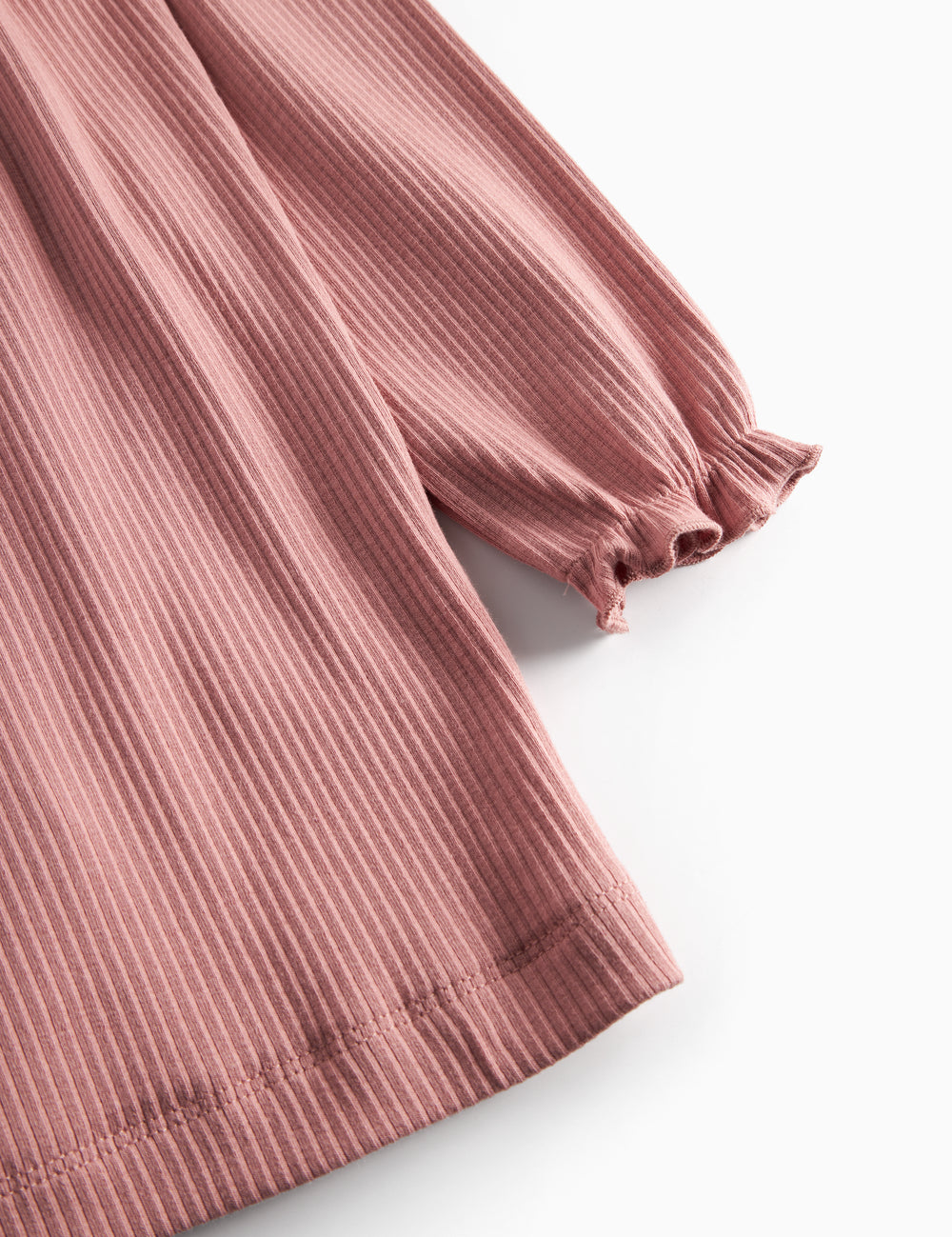 Lyserød kjole med lange ærmer og flæser til børn