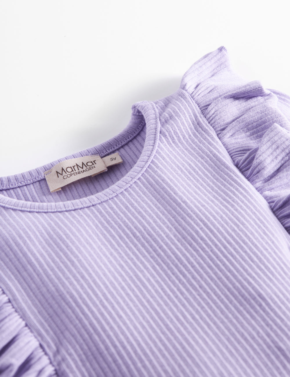Langærmet lilla ribstrikket kjole med flæser til børn