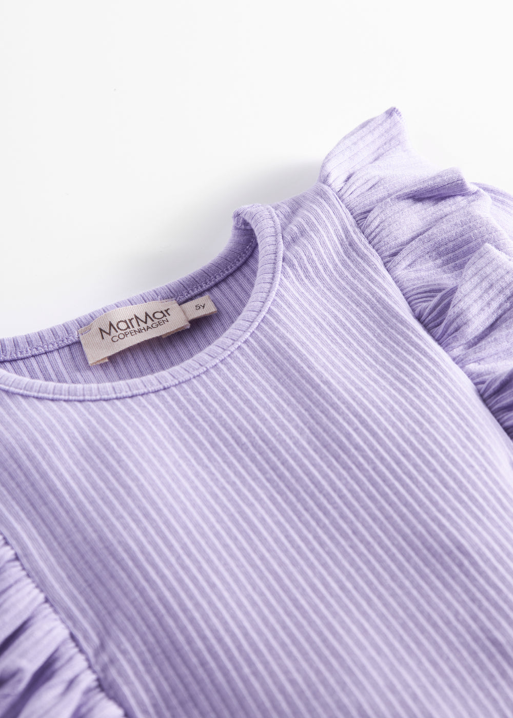 Langærmet lilla ribstrikket kjole med flæser til børn