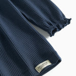 Langærmet navyblå ribstrikket kjole med flæser og MarMar label til børn