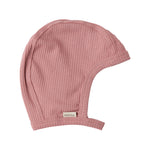 Lyserød ribstrikket hjelm til baby