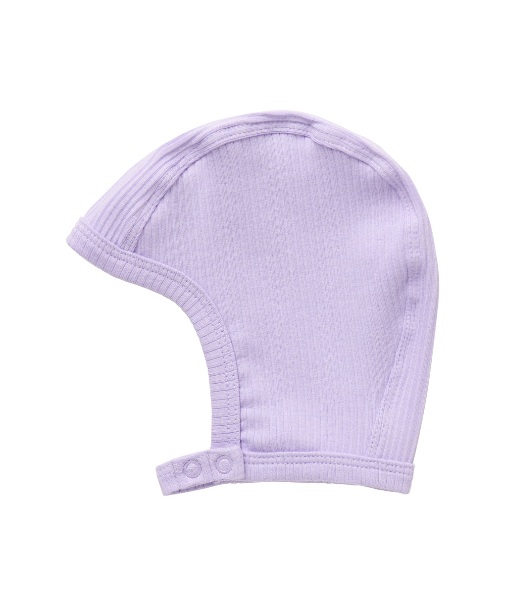 Ribstrikket lyselilla hue med spænde til børn