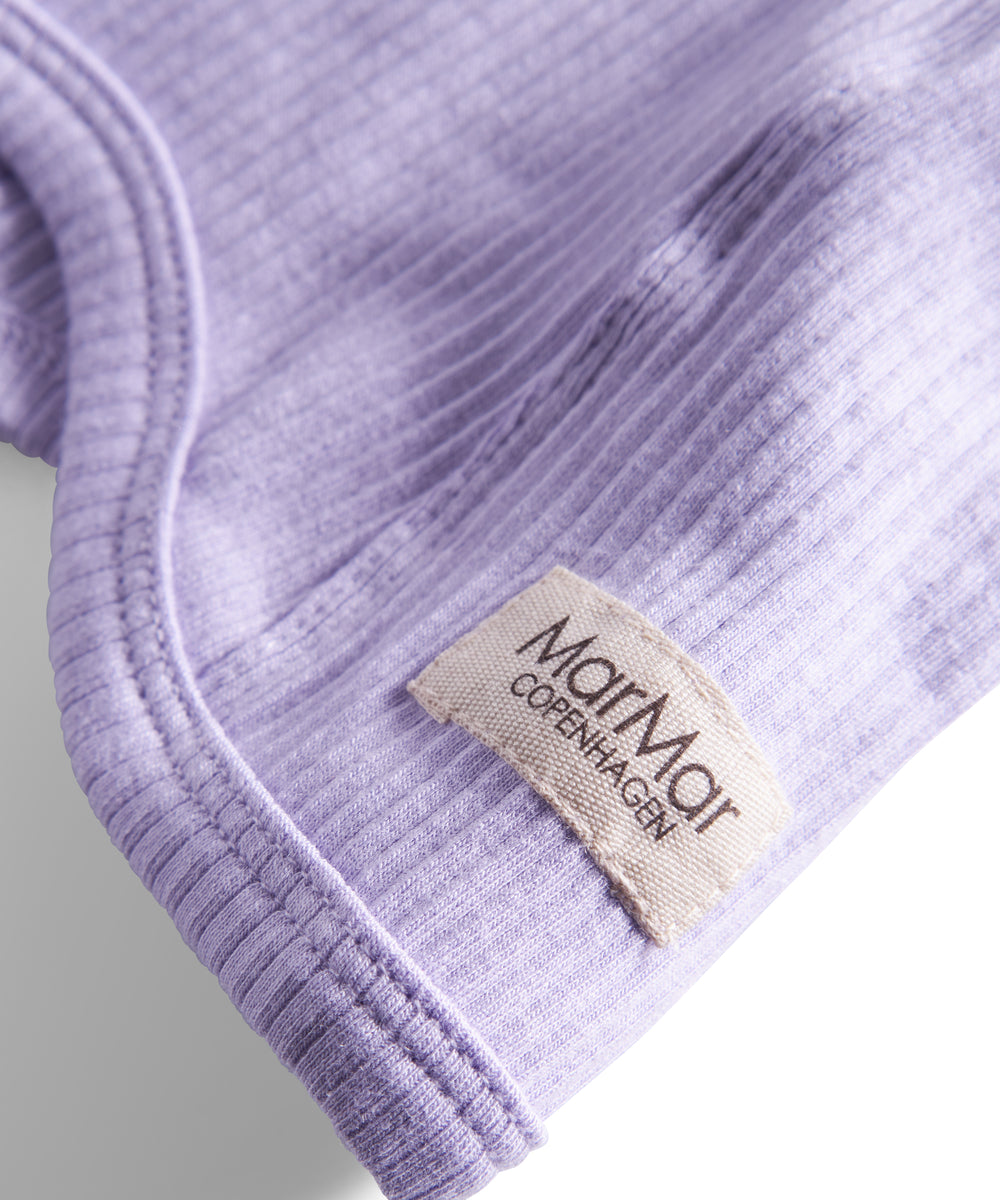 Ribstrikket elefanthue i lys lilla med MarMar label til børn