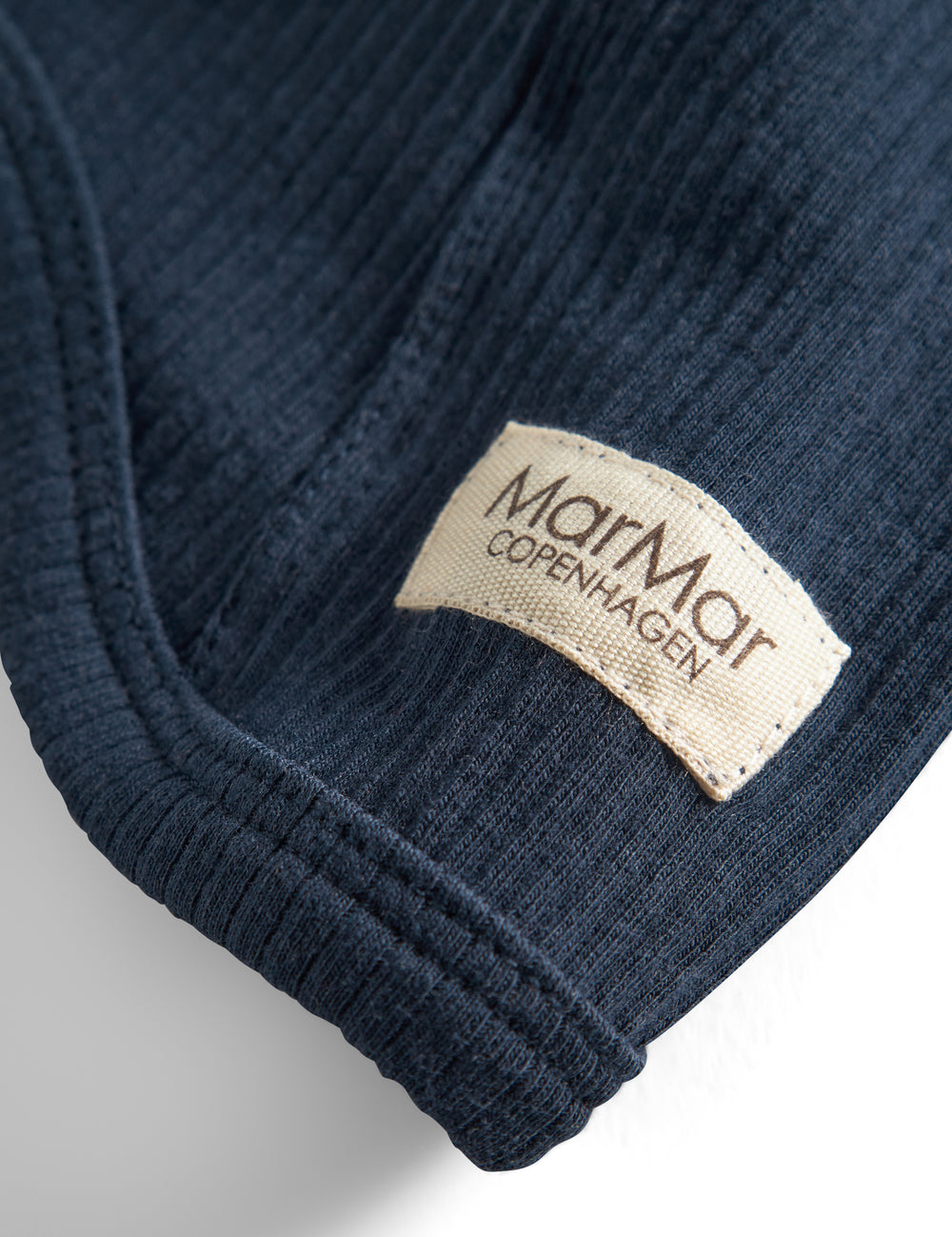 Ribbstrømming navy blå elefanthue med MarMar mærke til børn