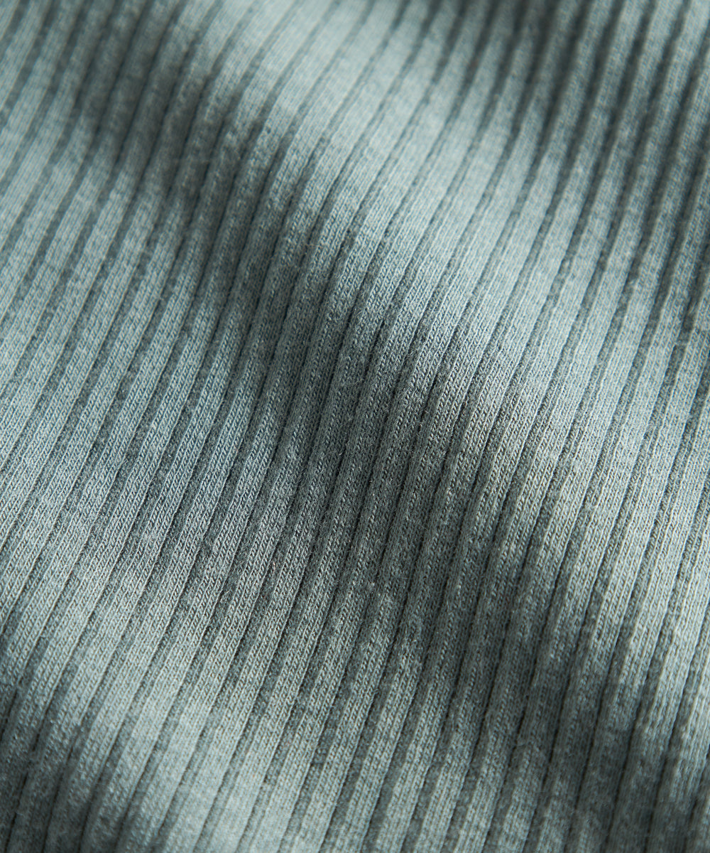 Grøn ribstrikket hue til børn