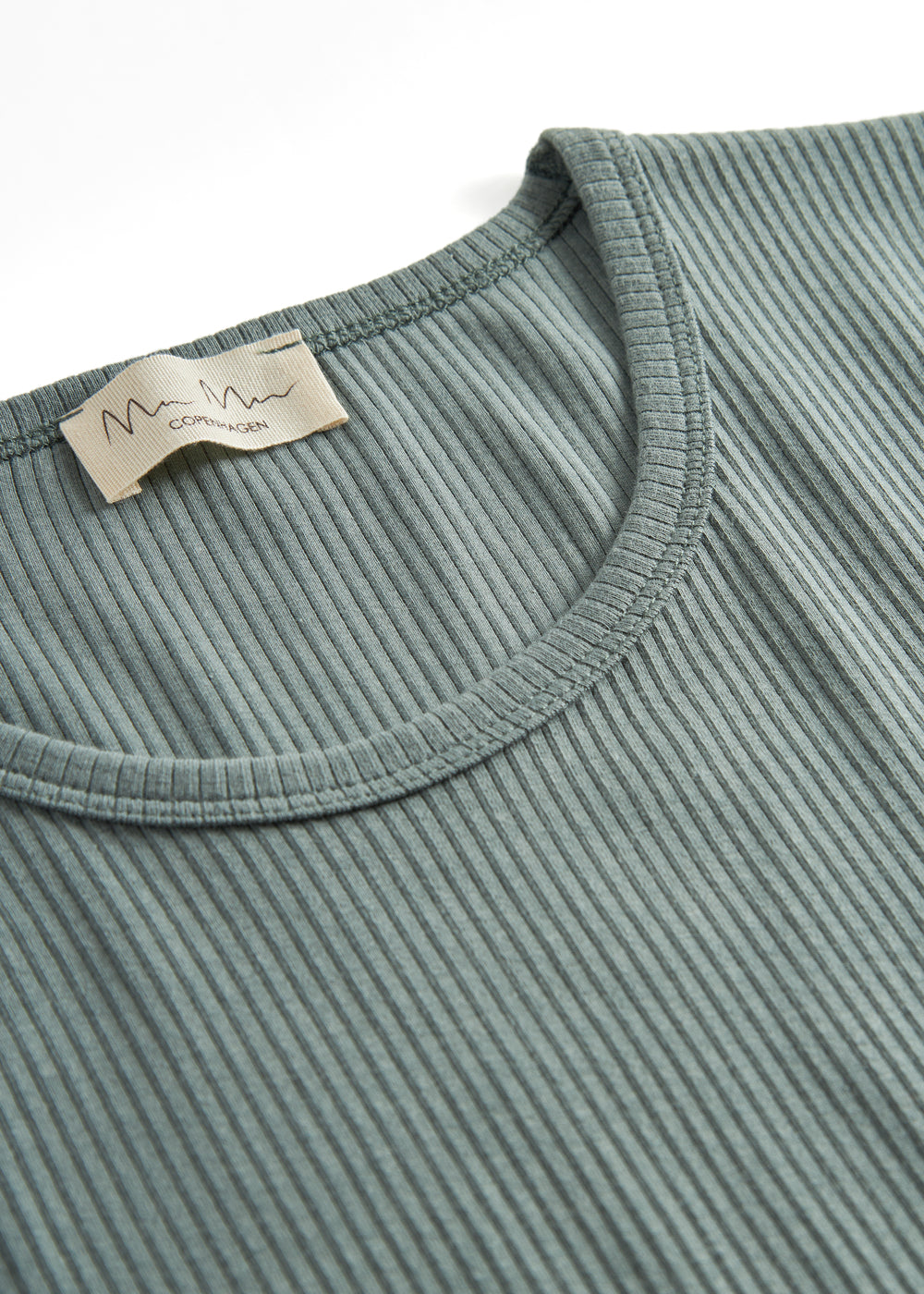 Grøn ribstrikket langærmet dame t-shirt