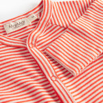 Rød- og hvidstribet body til baby med lange ærmer og knapper foran