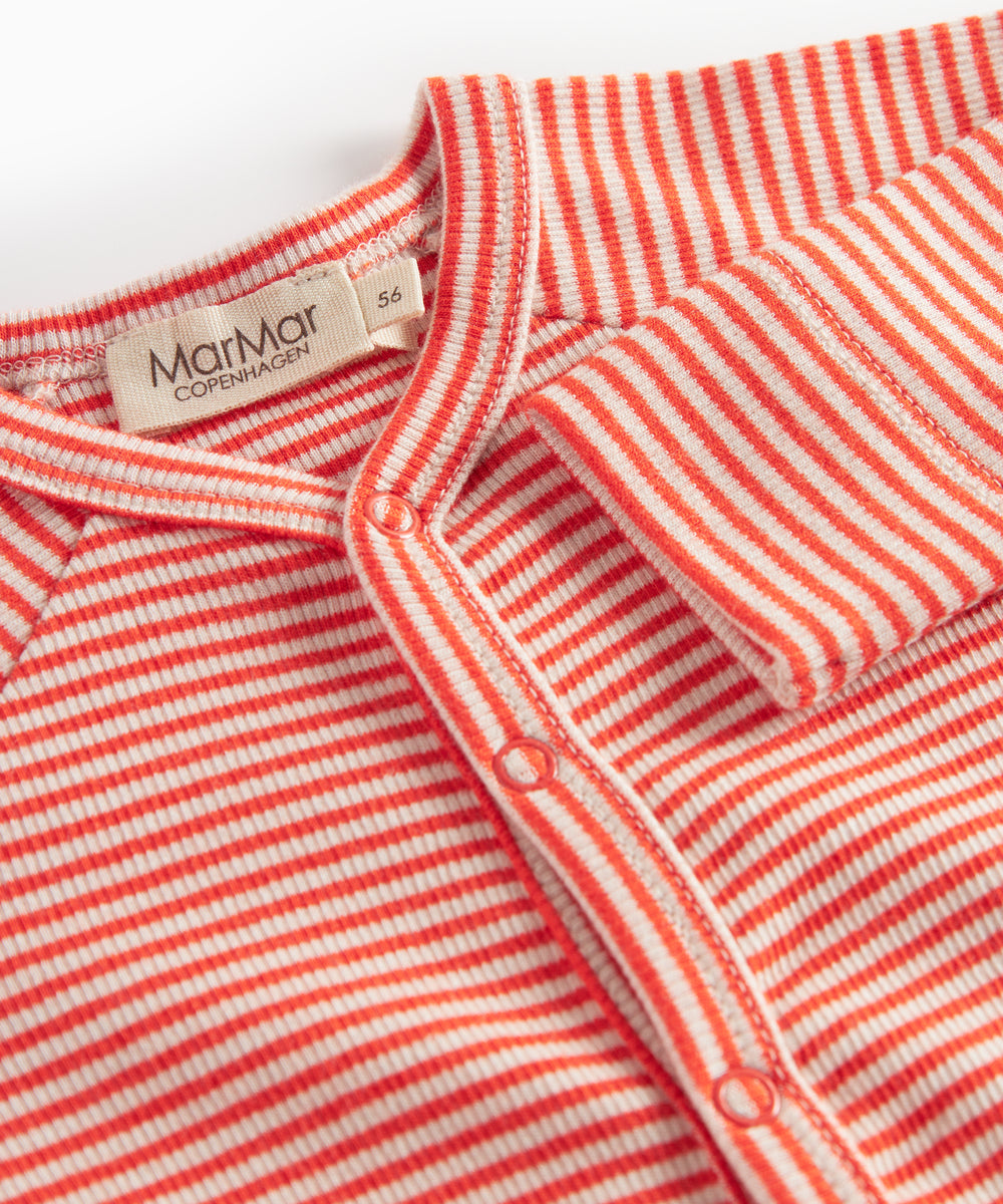 Rød og hvid stribet heldragt til baby med lange ærmer