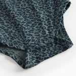 Grøn leopardmønstret babybody med lange ærmer