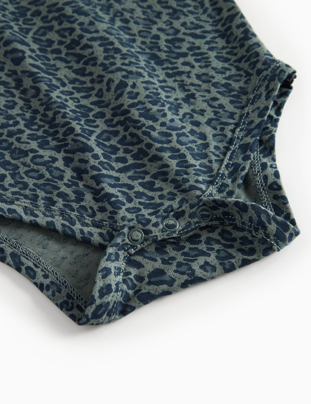 Green leopard print baby bodysuit with long sleeves and collar