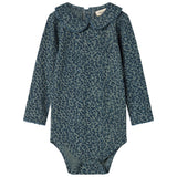 Grøn leopardmønstret babybody med lange ærmer og krave