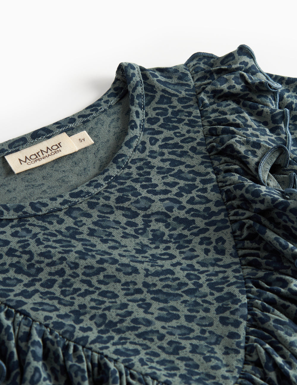 Grøn leopardmønstret bluse med lange ærmer og flæser til børn