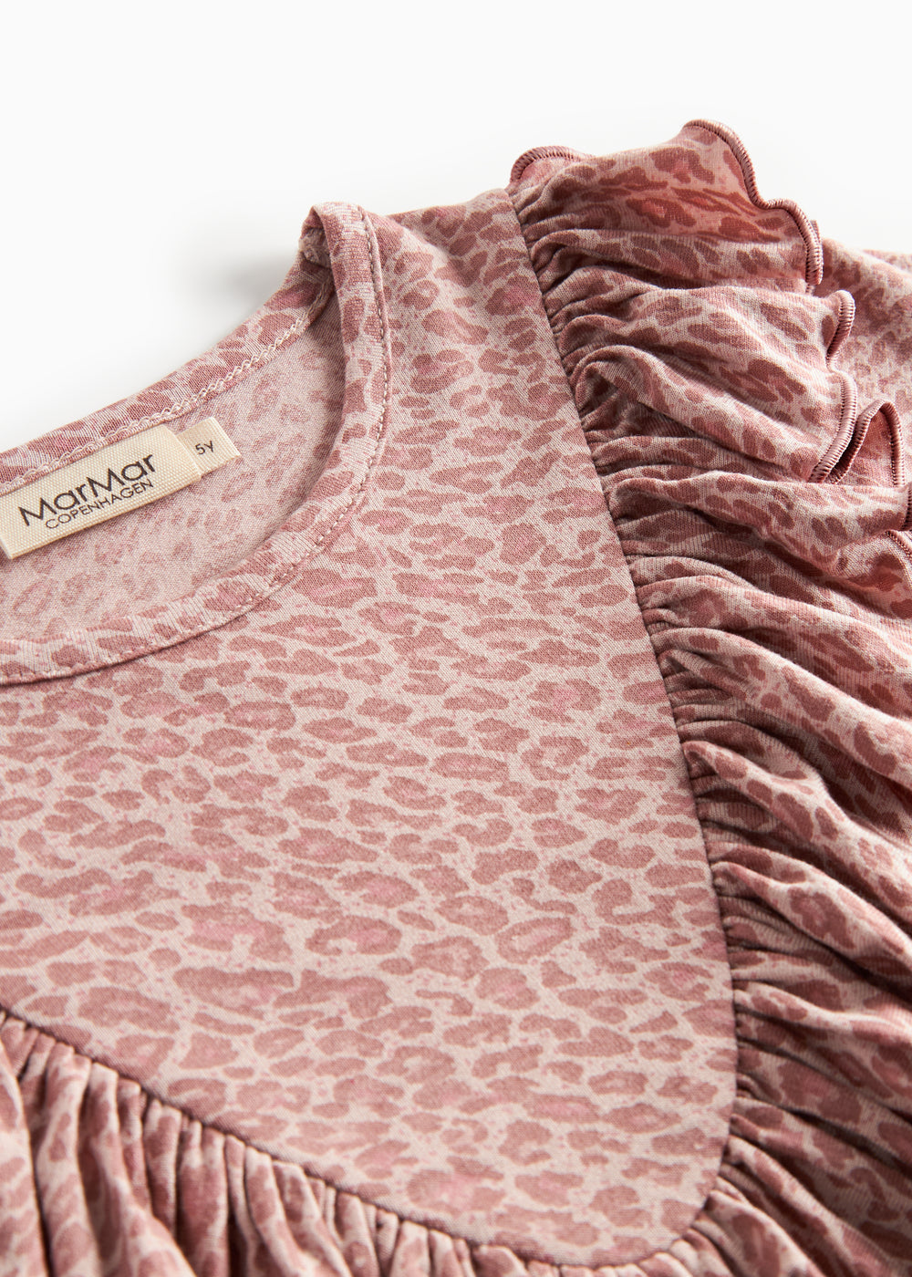 Lyserød leopardmønstret bluse med lange ærmer og flæser til børn