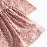 Lyserød leopardmønstret kjole med lange ærmer til børn