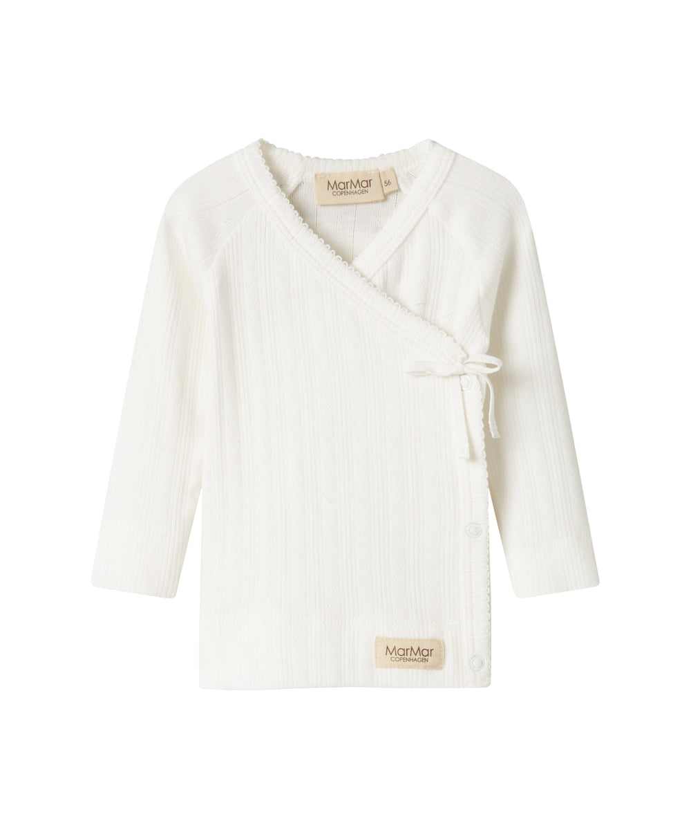 Hvid pointelle slå-om bluse til baby med lange ærmer